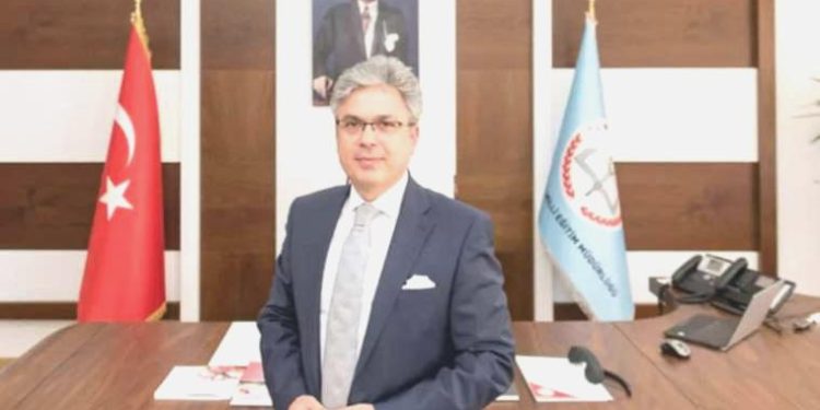 Ömer Faruk Yelkenci kimdir? Ulusal Eğitim Bakanlığı Bakan Yardımcısı Ömer Faruk Yelkenci kaç yaşında, nereli?