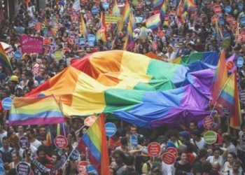 Onur Yürüyüşü öncesi LGBTİ+ komitesi ile konuştuk: Uğraş etmeye hazırız