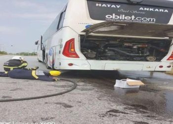 Otobüste çıkan yangın büyümeden söndürüldü