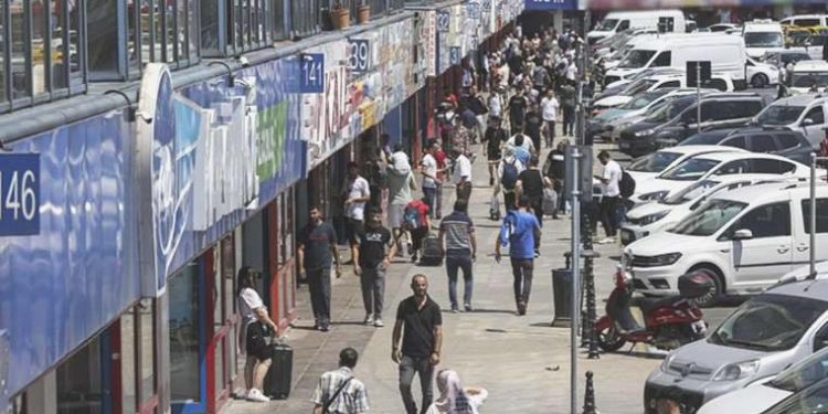 Otogarlarda bayram yoğunluğu: 600 TL olan bilet 1000 TL’ye çıktı, yurttaş İstanbul’da kaldı