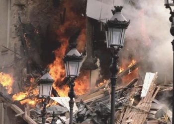 Paris’in merkezinde gerçekleşen patlamada 37 kişi yaralandı