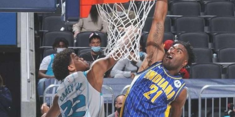 Pınar Karşıyaka’dan Kelan Martin ve Furkan Haltalı atılımı