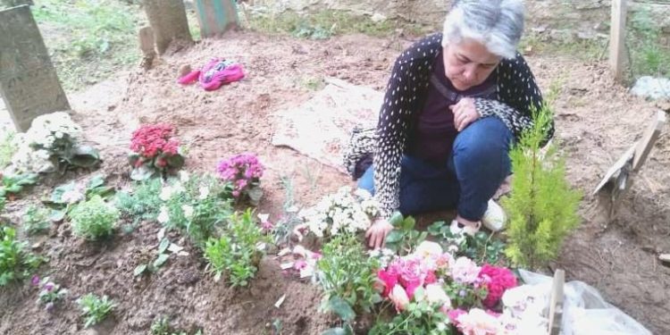 Polis lojmanında meyyit bulunan Yeşim’in anne ve babasının hüzünlü bayramı