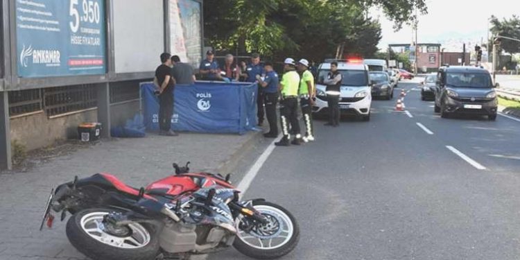 Polisler 3 dakika evvel uyarmıştı… Motosiklet şoförü kazada hayatını kaybetti!