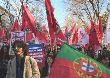 Portekiz’de emekçiler greve gitti