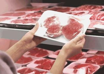 Prof. Dr. Selahattin Kumru: ‘Çiğ et tüketimi ve çiğ et ile temas etmek tehlikeli olabilir’