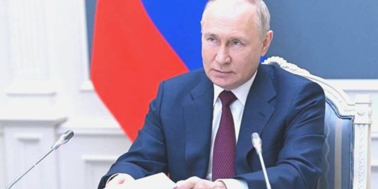 Putin: Rusya’ya karşı hibrit savaş yürütülüyor