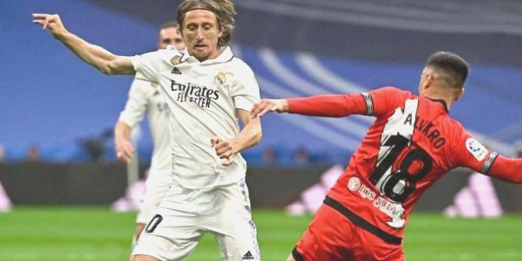 Real Madrid, Luka Modric’in mukavelesini uzattı