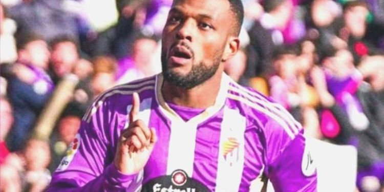Real Valladolid’den Cyle Larin kararı!