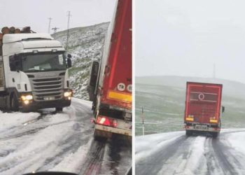 Sahara Geçidi’ne kar yağdı, şoförler güç anlar yaşadı