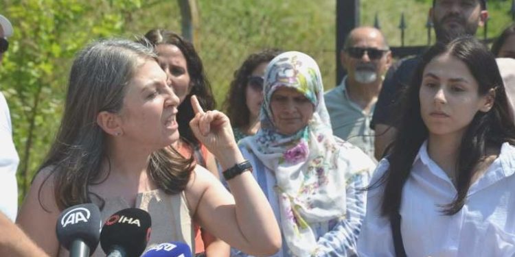 Sakarya’da havai fişek fabrikasındaki patlamada ölenler anıldı