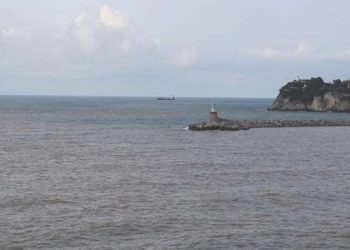 Sakarya’da olumsuz hava şartları nedeniyle denize girmek yasaklandı