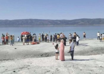 Salda Gölü’nde boğulan çocuğun cenazesi ailesine teslim edildi!