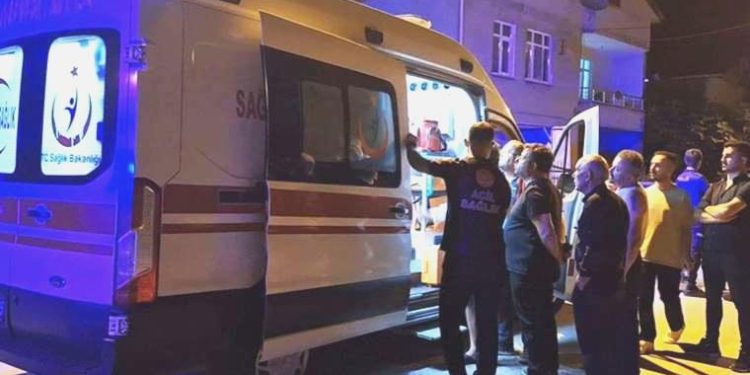 Samsun’da komşular ortasında bıçaklı arbede: 3 kişi yaralandı!