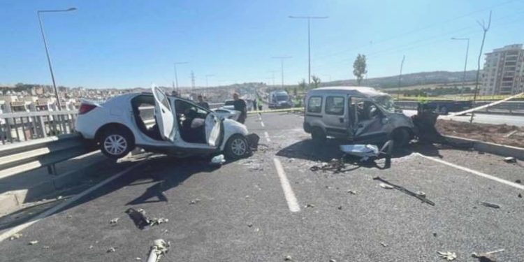 Şanlıurfa’da feci kaza… Araba, hafif ticari araca çarptı: 3 meyyit, 2 yaralı