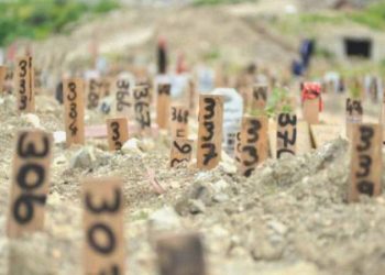 Sarsıntı bölgesinde acı bayram: Gözler hüzünlü