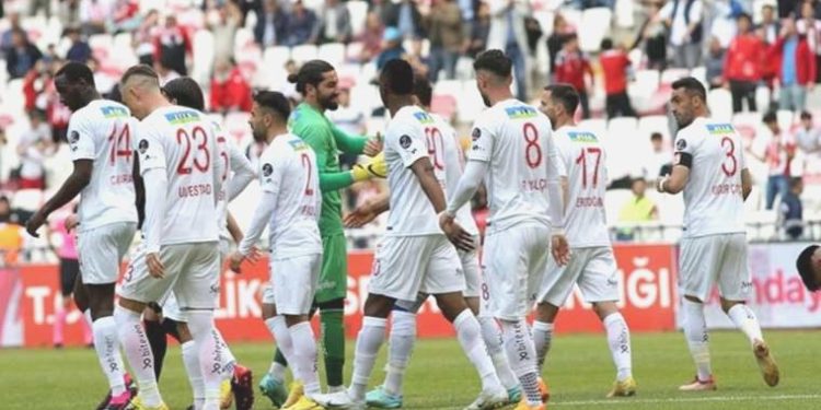 Sivasspor’un yeni hocası Servet Çetin oldu