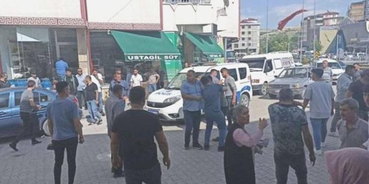 Sivas’ta sokak ortasında tüfek, bıçak ve sopalı arbede: 1’i ağır, 9 yaralı
