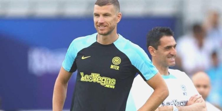 Son Dakika: Fenerbahçe, Edin Dzeko’yu resmen  duyurdu! Maliyeti belirli oldu…