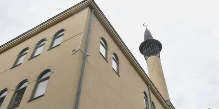Stockholm Camii önündeki protestoya müsaade… Kuran yakacaklarını söylemişlerdi…