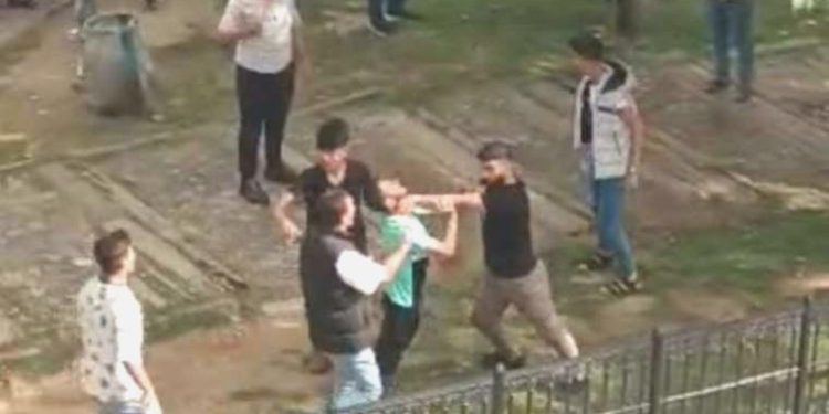 Sultangazi’de iki küme ortasında yumruklu kavga!