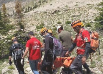 Tırmanış faciayla bitti: Düşen dağcı ömrünü yitirdi