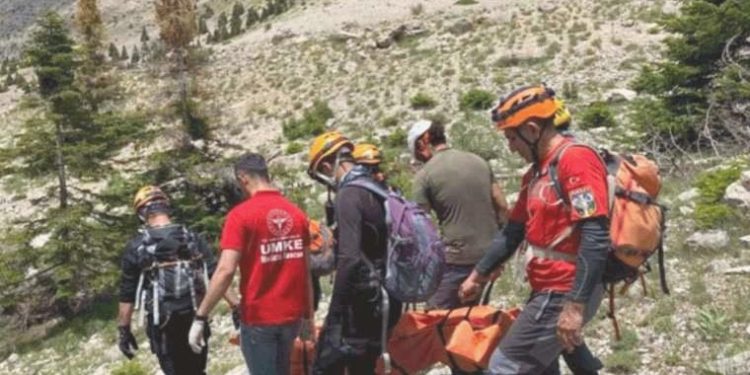 Tırmanış faciayla bitti: Düşen dağcı ömrünü yitirdi