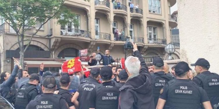 TKP’lilerden Merkez Bankası önünde hareket: Çok sayıda gözaltı