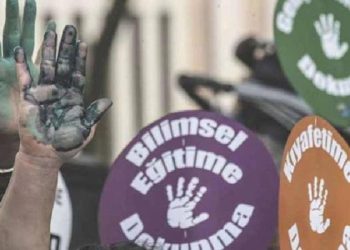 TÖB-SEN, 21 yıllık AKP iktidarının eğitimdeki laikliğe karşı tavrını raporlaştırdı: Gayeleri dindar kuşak