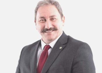 Tolga Akalın kimdir, nereli, kaç yaşında? UYGUN Parti Göç ve Sığınmacı Siyasetleri Lideri Tolga Akalın hangi partilerde misyon yaptı?