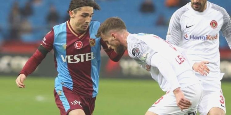 Trabzonspor’da Abdülkadir Ömür’e sürpriz talip