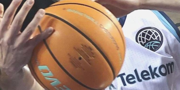 Türk Telekom, Tony Taylor’la yollarını ayırdı