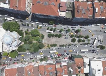 Türkiye’de ‘ilk ölümlü trafik kazasının’ meydana geldiği cadde havadan görüntülendi