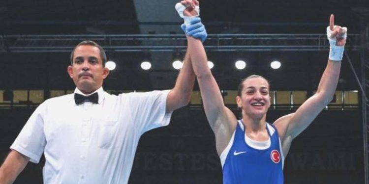 Ulusal boksör Buse Naz Çakıroğlu Polonya’da altın madalya kazandı