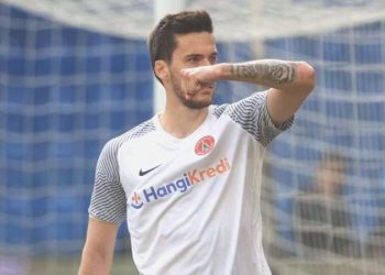 Umut Nayir’in Fenerbahçe’den istediği fiyat muhakkak oldu