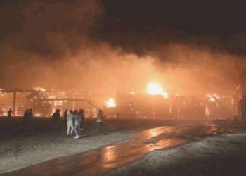 Van’da korkutan yangın söndürüldü