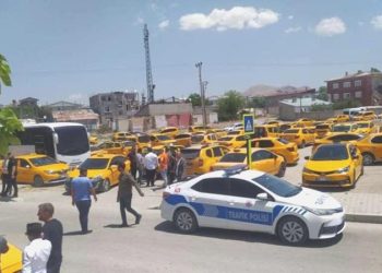Van’da taksiciler kontak kapattı