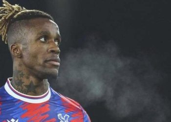 Wilfried Zaha’dan Fenerbahçe’ye berbat haber