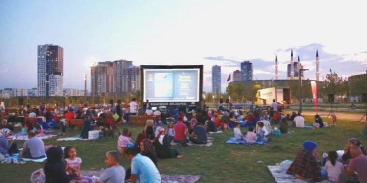 Yazın gidilebilecek 10 açık hava sineması!