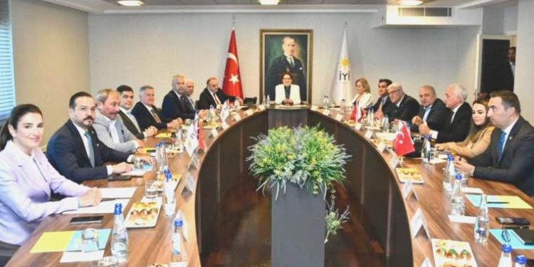 YETERLİ Parti önderi Meral Akşener, yeni Başkanlık Divanı üyeleriyle birinci toplantısını yaptı