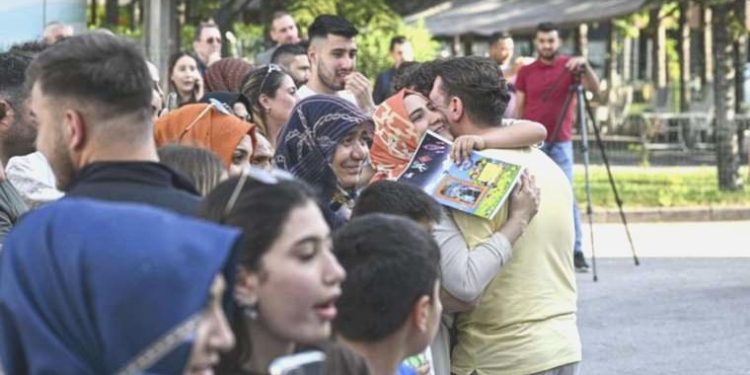 YKS sona erdi, dış dünya ile bağlantısı kesilen ÖSYM vazifelileri 45 gün sonra ailelerine kavuştu