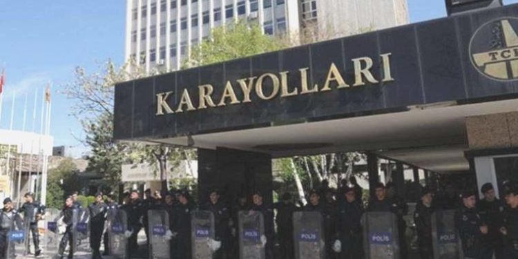 Yollar para yutuyor: 85 milyar ödeneği olan Karayolları Genel Müdürlüğü 136.7 milyar lira harcadı