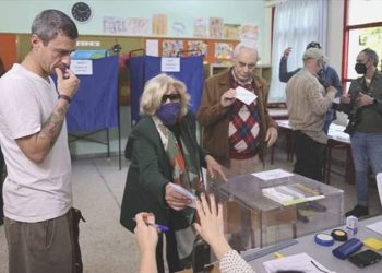 Yunanistan yine sandık başında