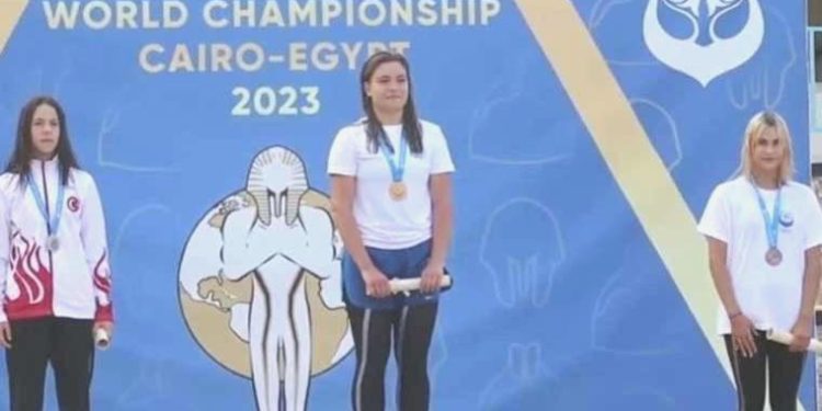 Yüzmede ulusal atlet gümüş madalya kazandı!