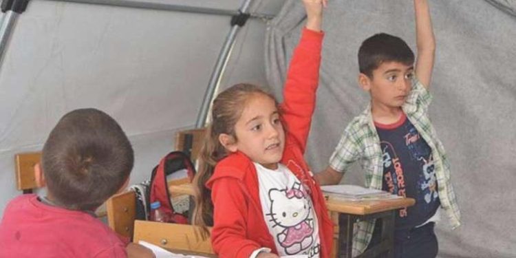Zelzele bölgesinde eğitim sorun yumağı