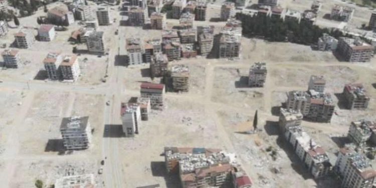 Zelzele bölgesinin ihaleleri yandaşlara gidiyor: Ahır ihalesi AKP’liye