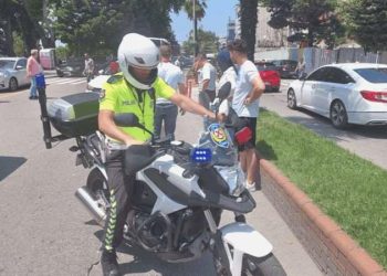 Zonguldak’ta feci kaza: Motosikletle araba çarpıştı