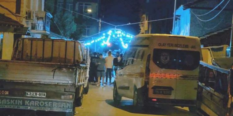 16 yaşındaki çocuk dehşet saçtı: 10 yaşındaki çocuğu darbedip, babasını bıçakla yaraladı