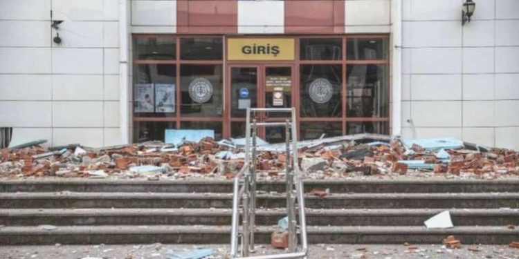 2022’de ziyan gören Düzce Adliyesi’ni yapan şirkete milyarlık ihale verildi