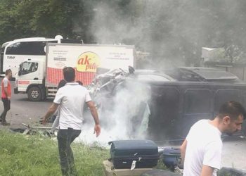 3 araç kavşakta çarpıştı: 4’ü turist 5 kişi yaralandı!